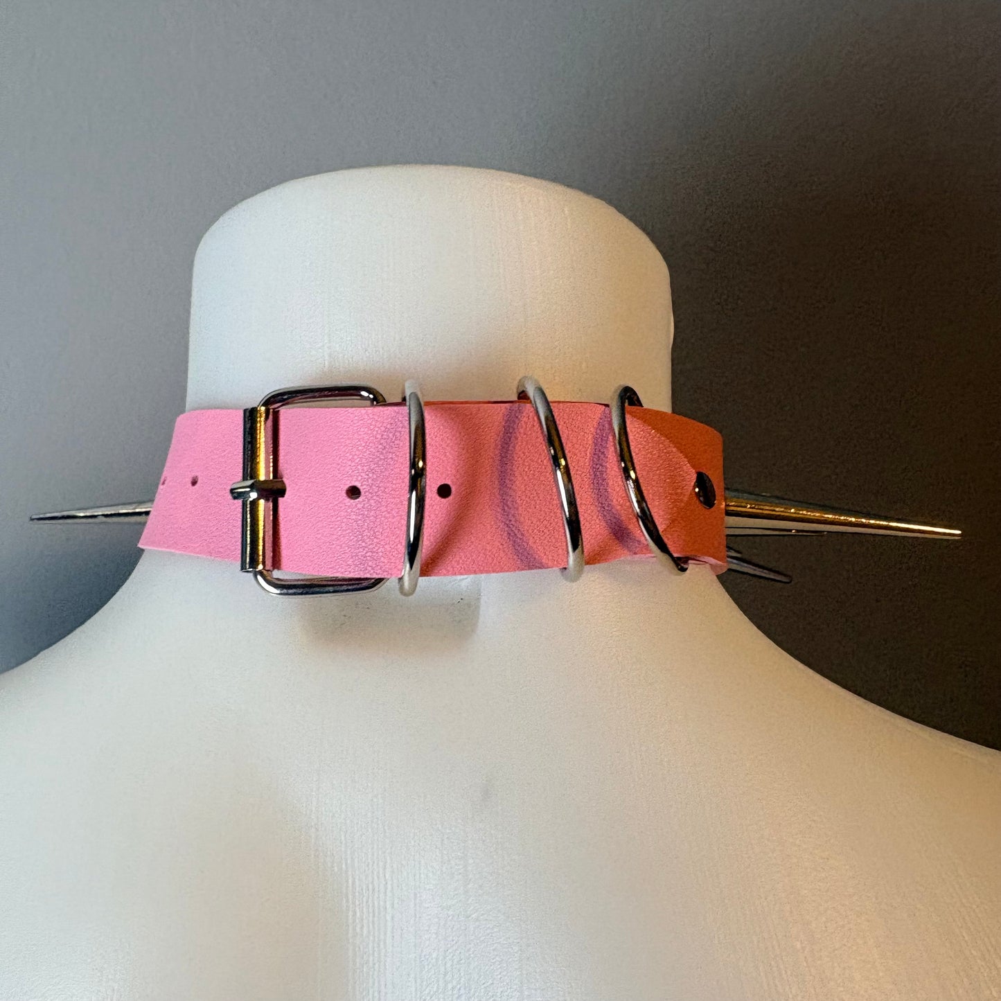 Chocker rosa “kinky”