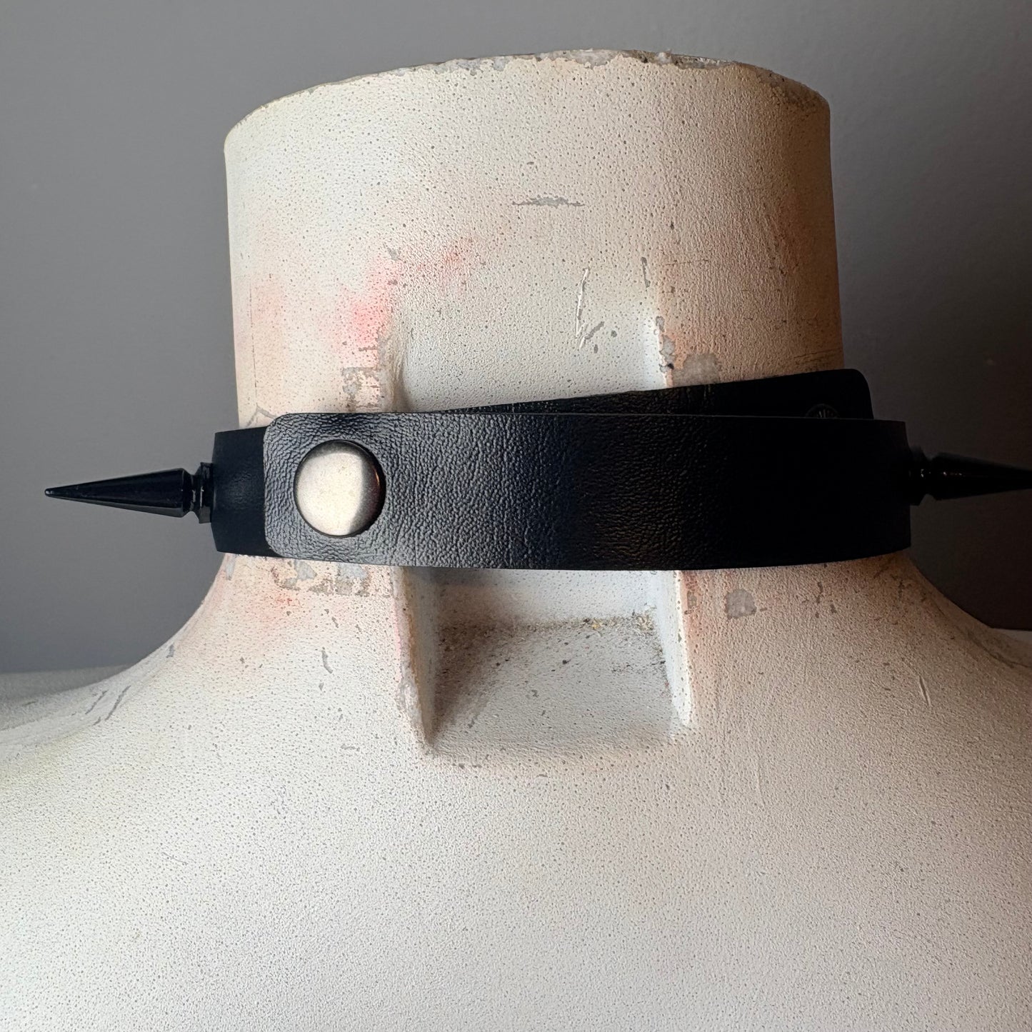 Chocker total black e croce black