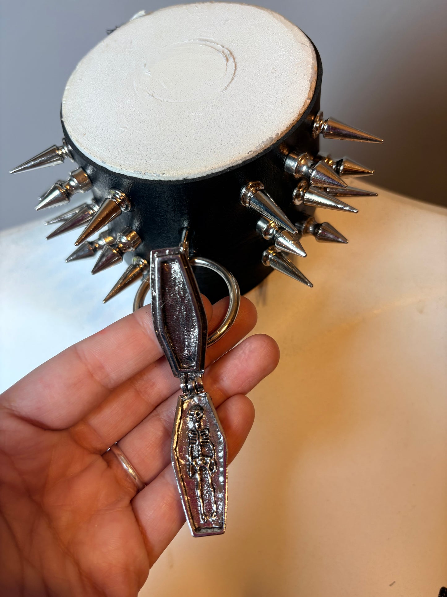 Chocker largo con bara apribile