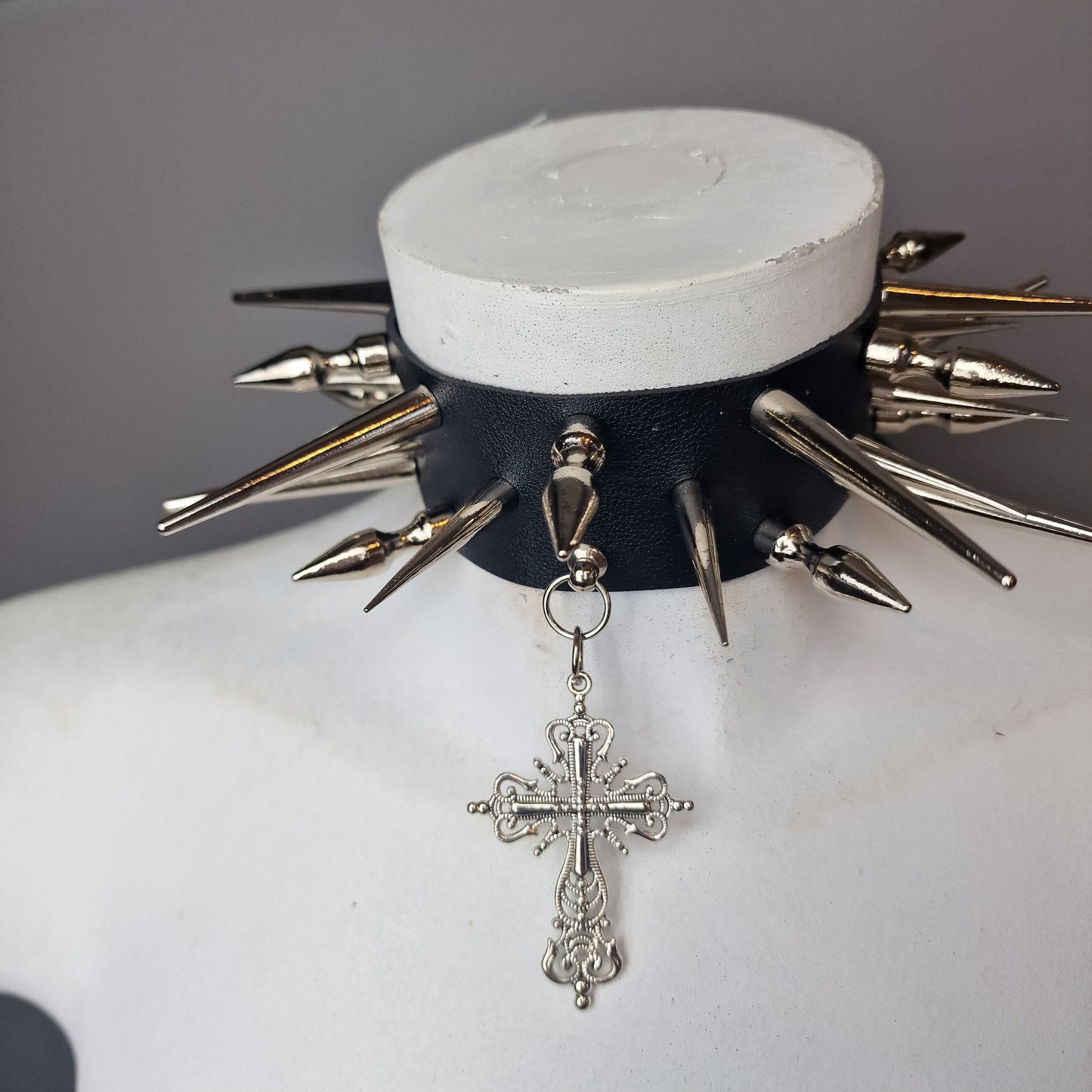 Chocker extreme con croce