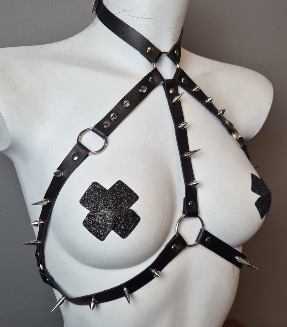 Harness con borchie argento