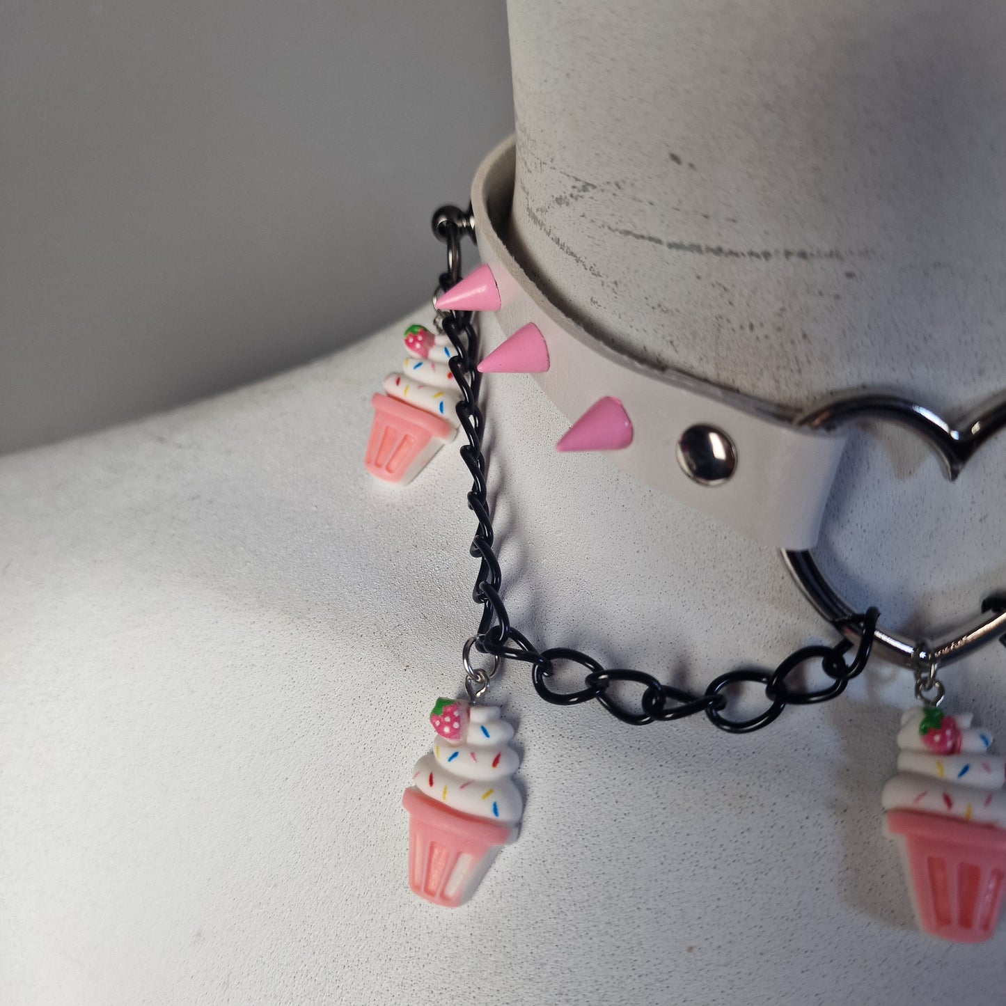 Chocker bianco con gelati 🍦
