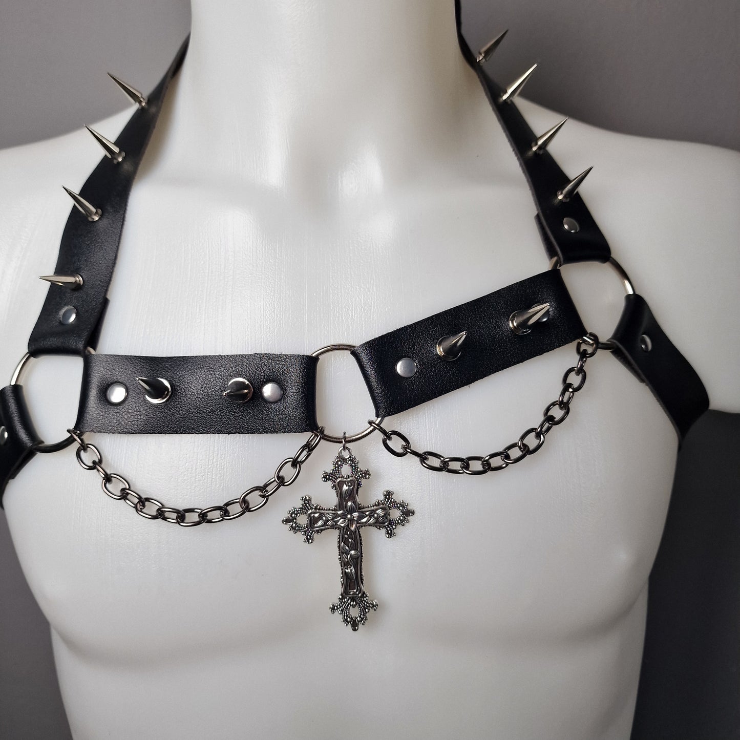 Harness maschile con croce
