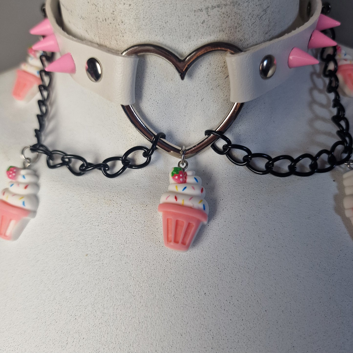 Chocker bianco con gelati 🍦