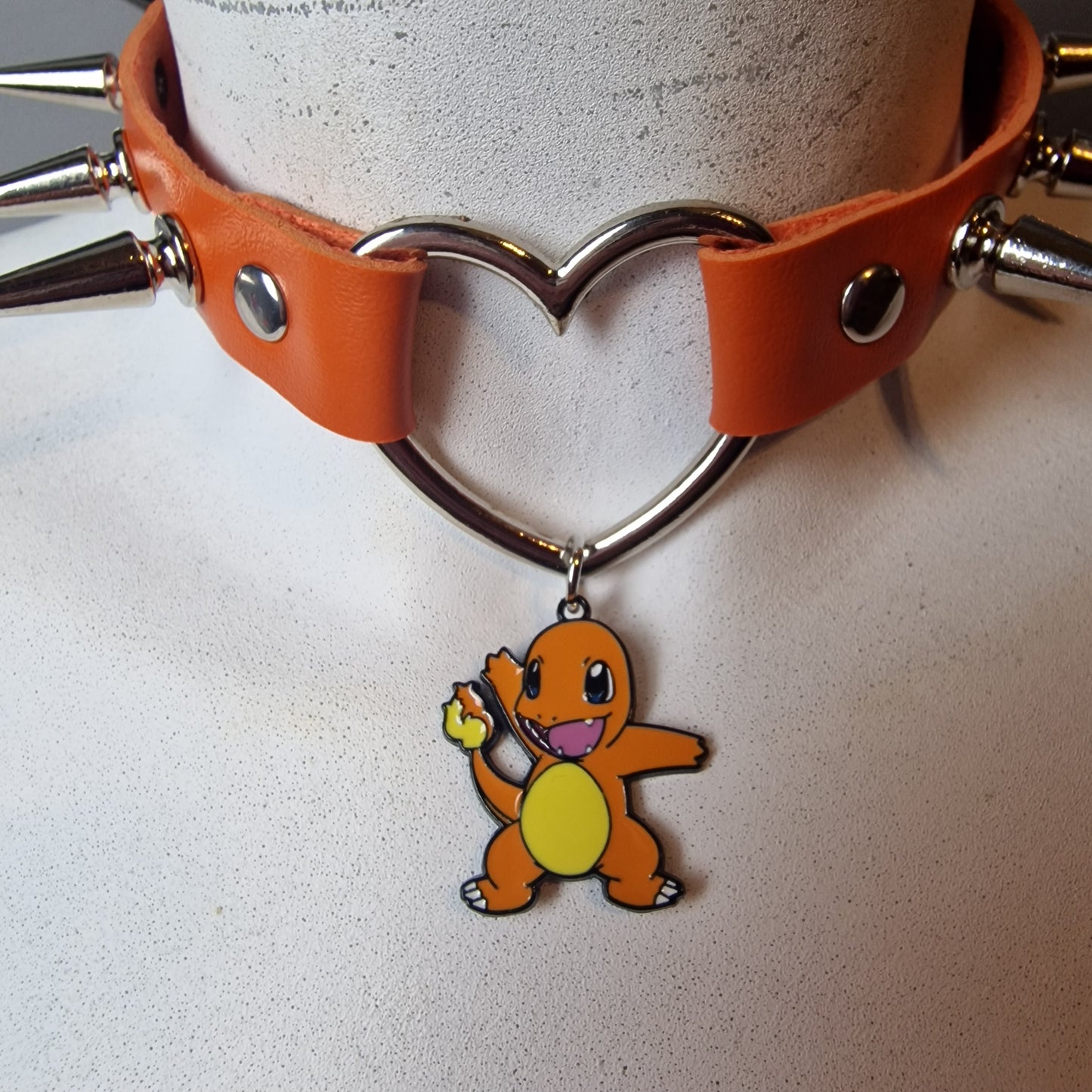 Chocker con charmender