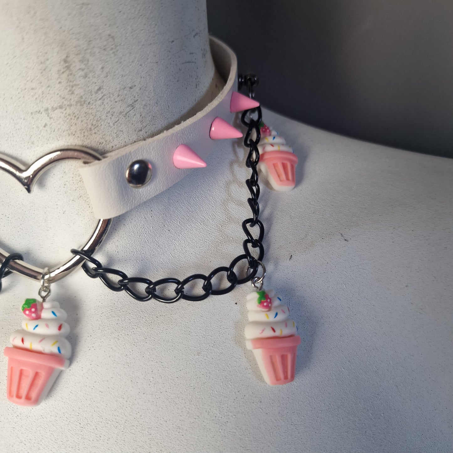 Chocker bianco con gelati 🍦
