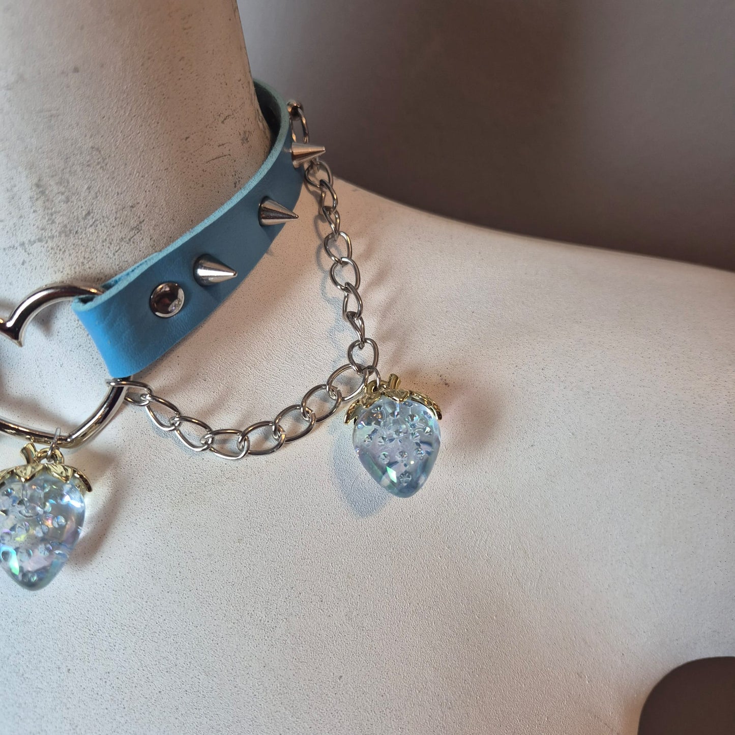 Chocker con fragole azzurre🍓