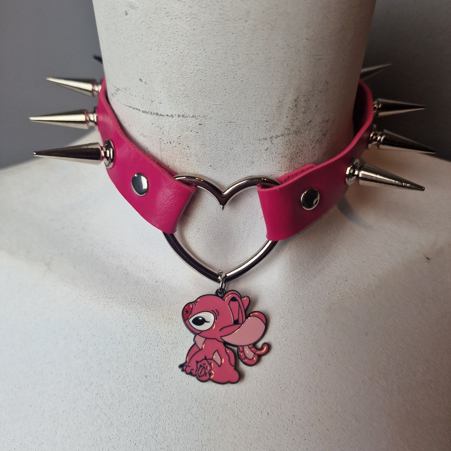 Chocker con Angel
