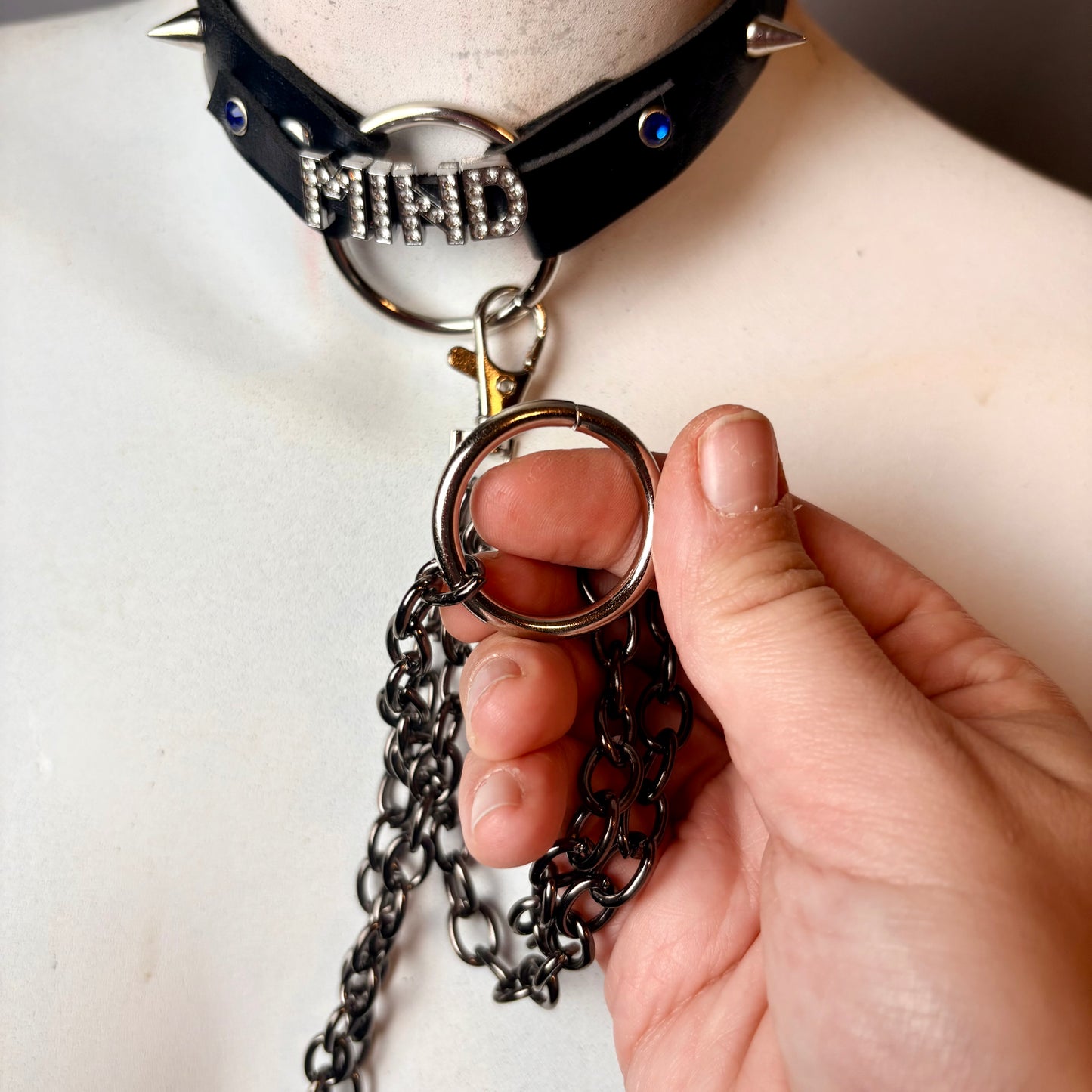 Chocker con scritta +guinzaglio