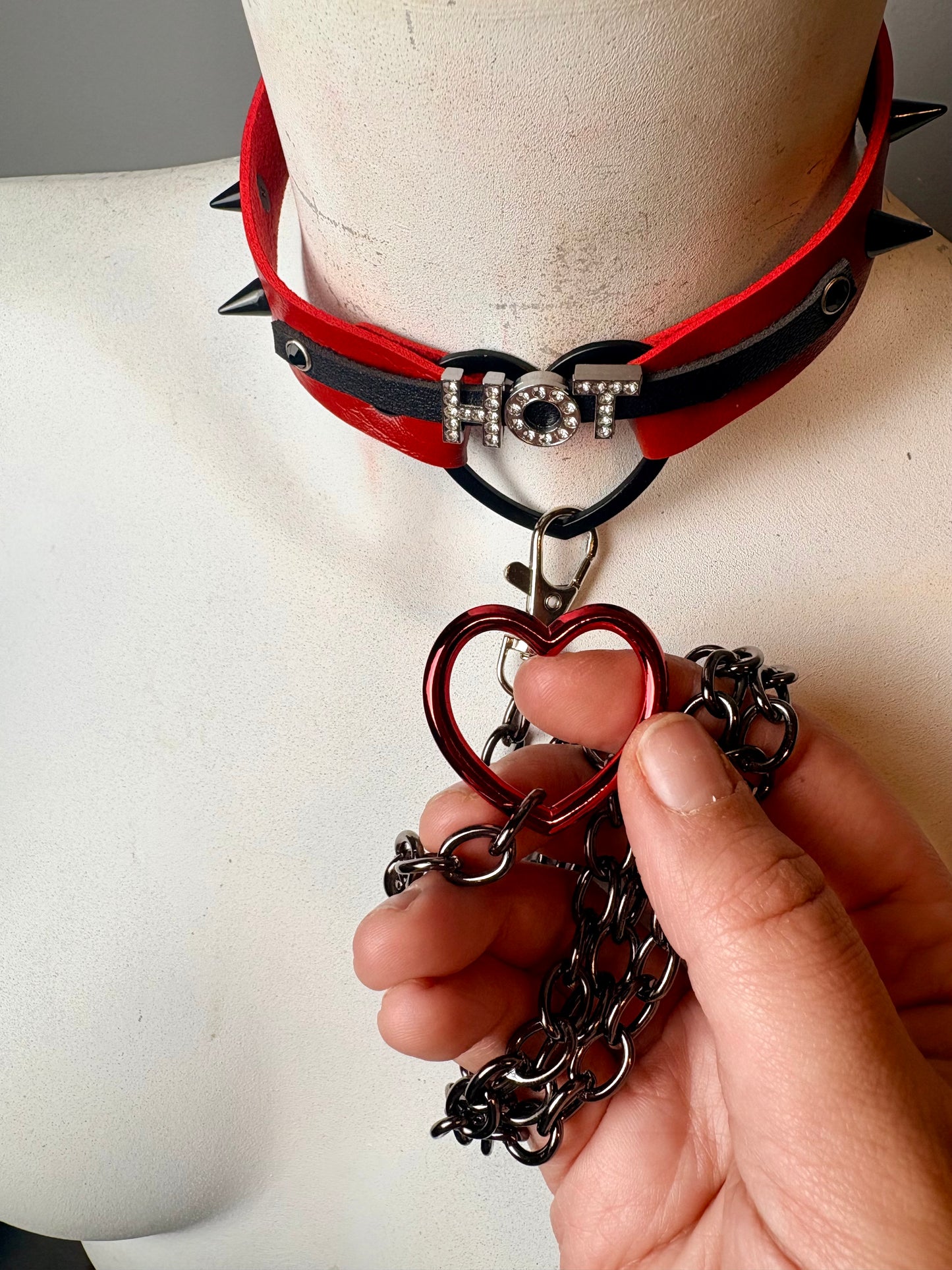 Chocker + guinzaglio con scritta