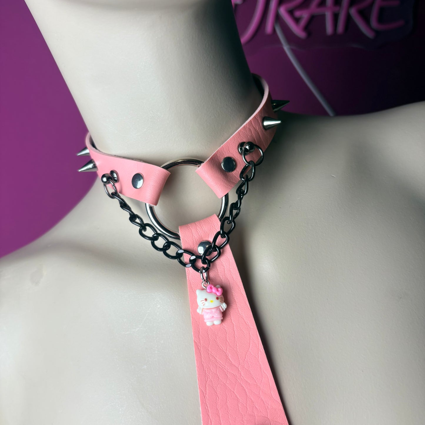 Cravatta ecopelle kitty