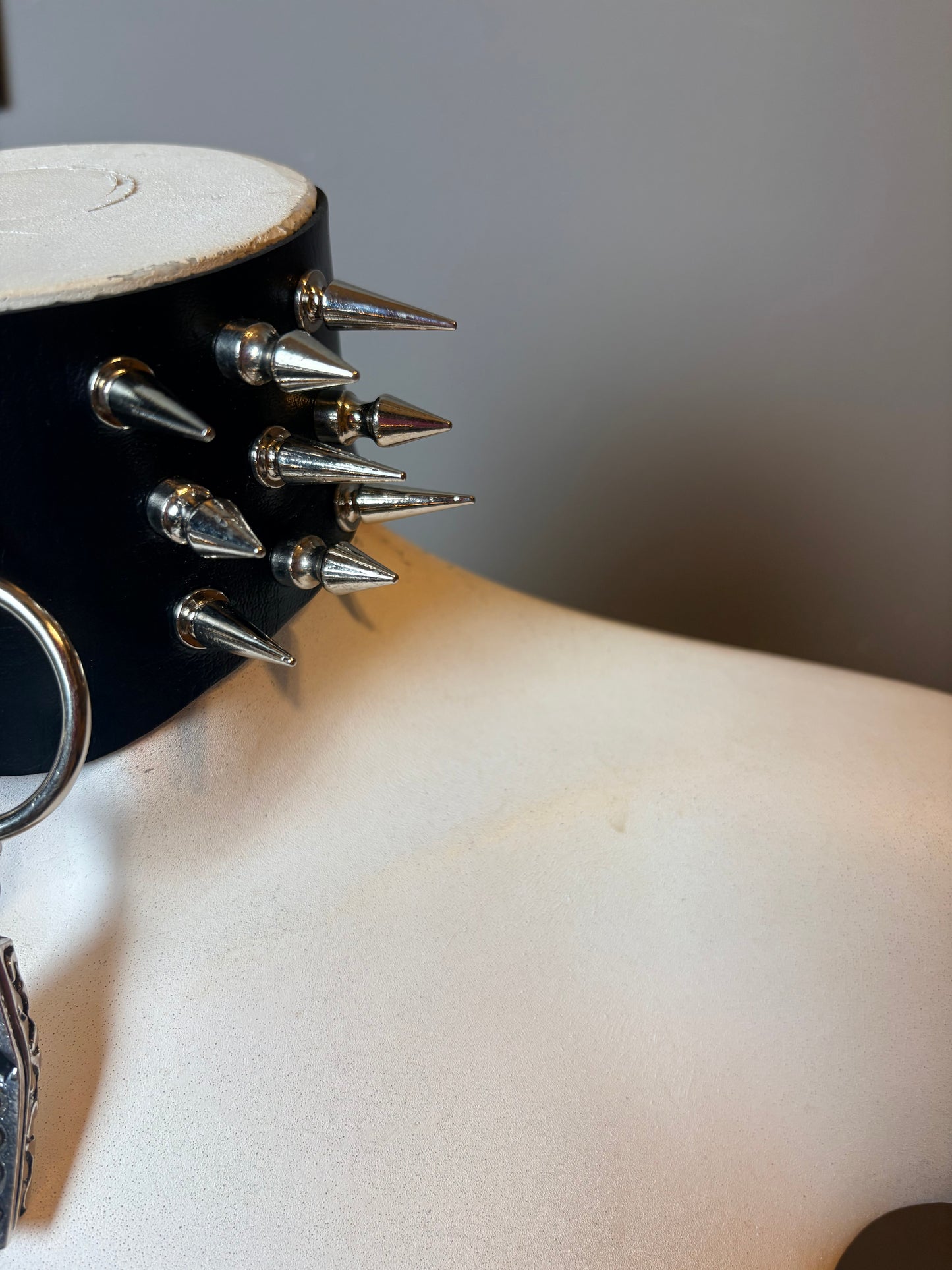 Chocker largo con bara apribile