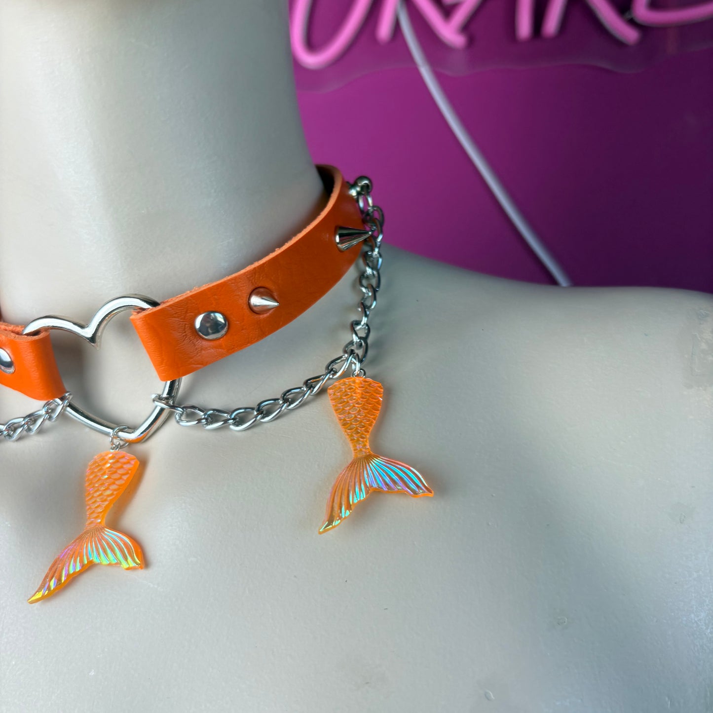Chocker con code di sirene