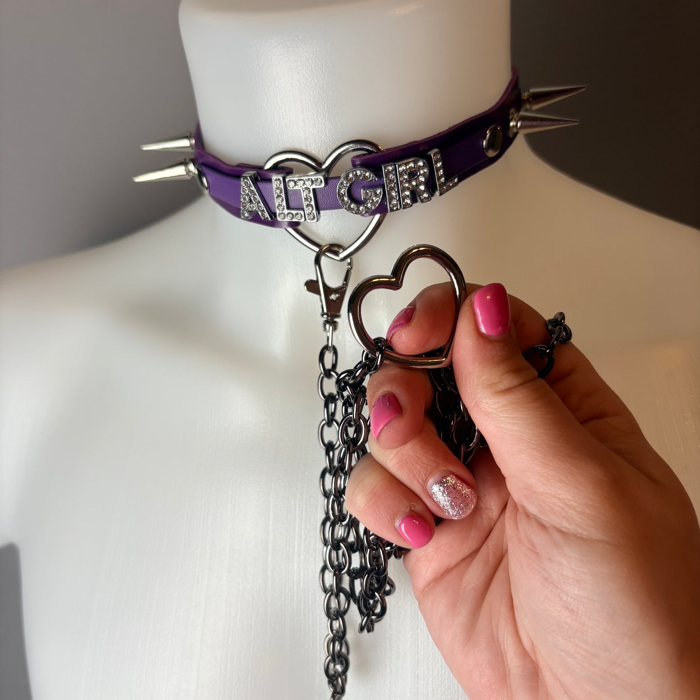 Chocker Alt Girl con guinzaglio