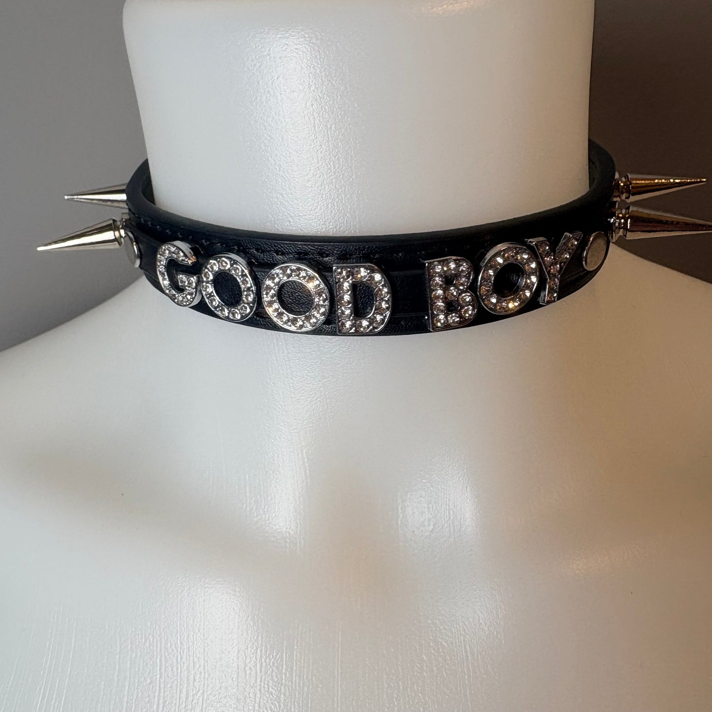 Chocker con scritta “good boy”