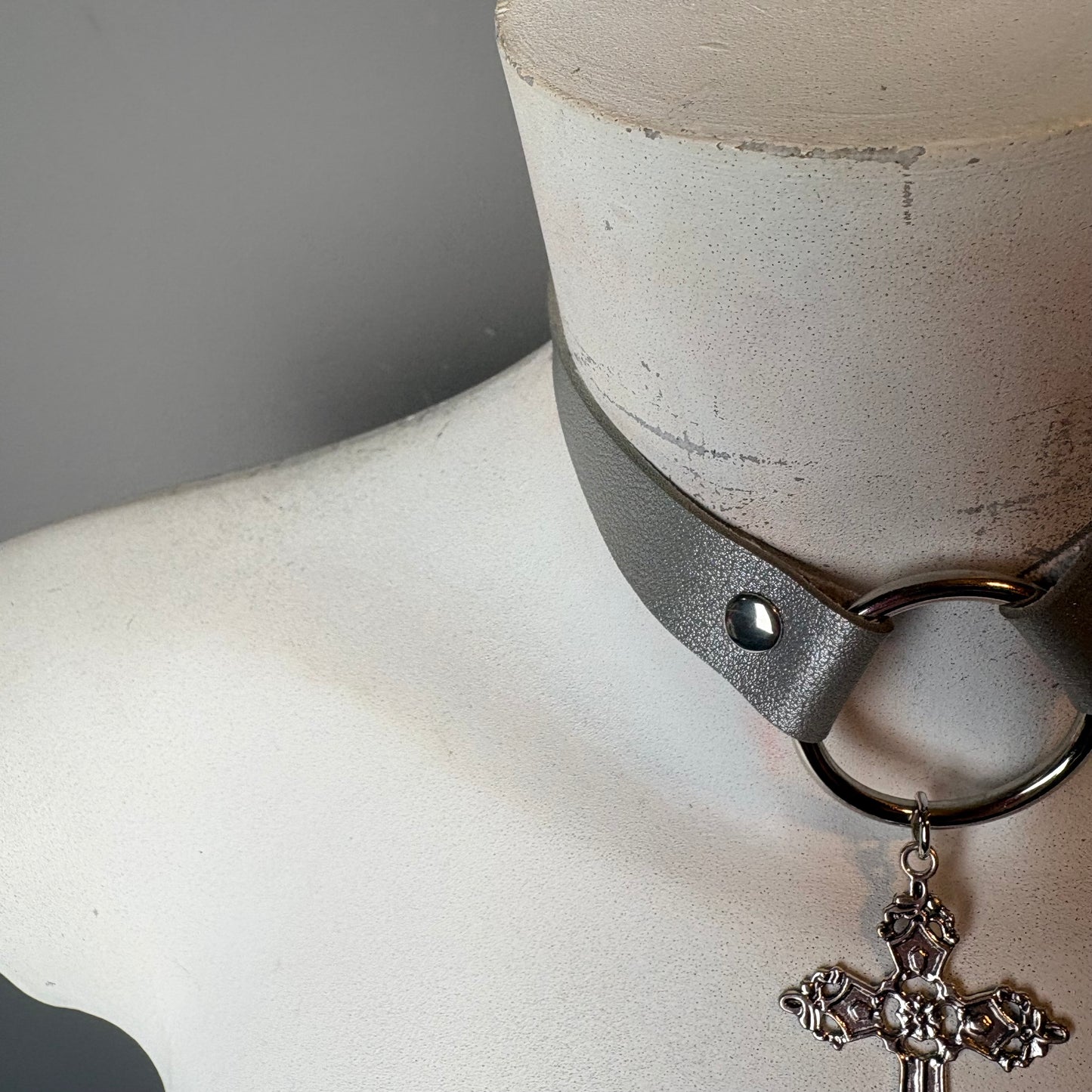 Chocker argento con croce