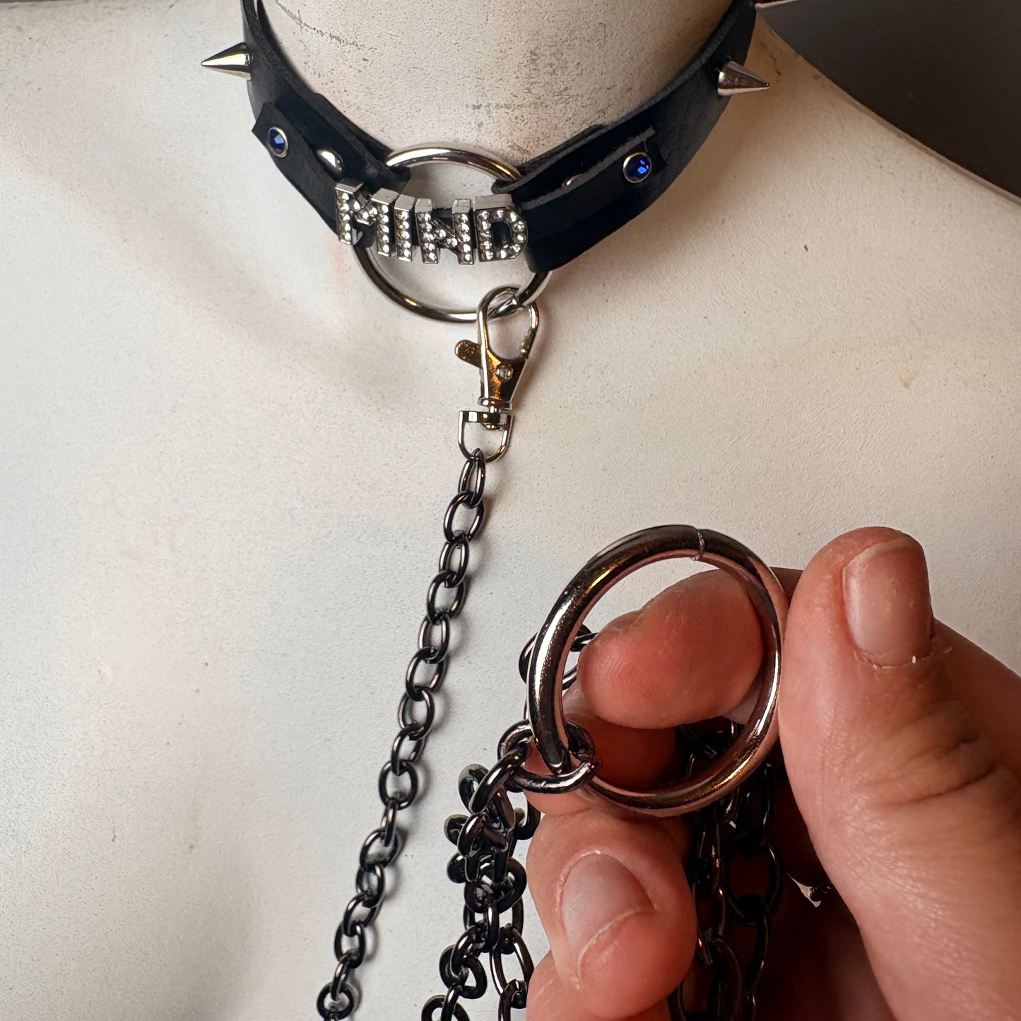 Chocker con scritta +guinzaglio