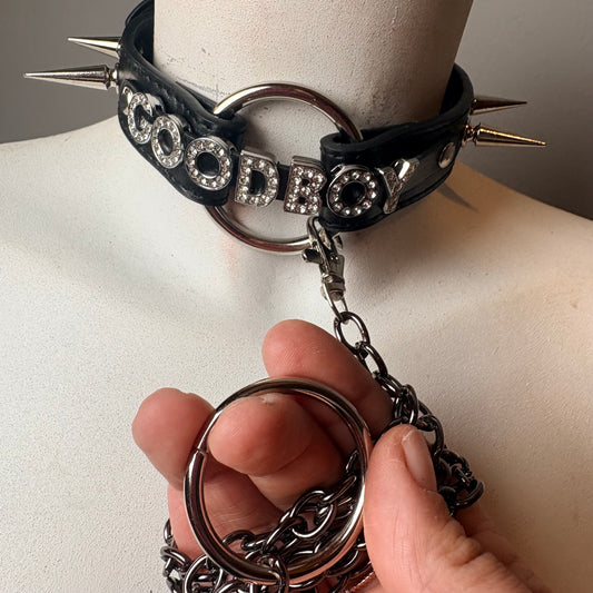 Chocker nero con scritta +guinzaglio