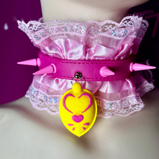 Choker Mew Berry con pizzo