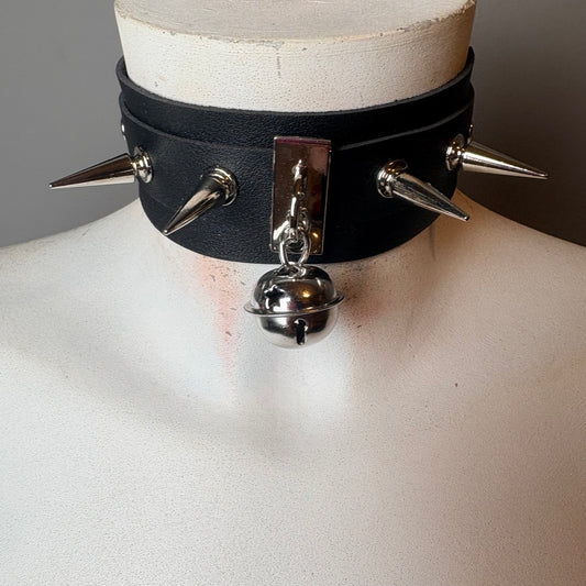 Chocker nero con camapanellino