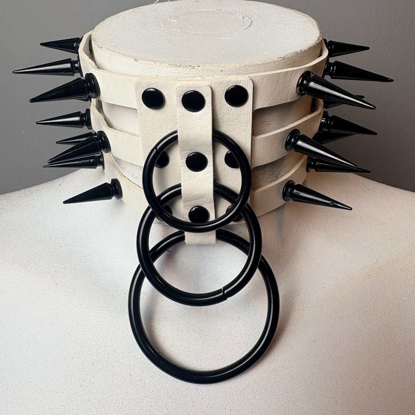 Chocker triplo giro bianco