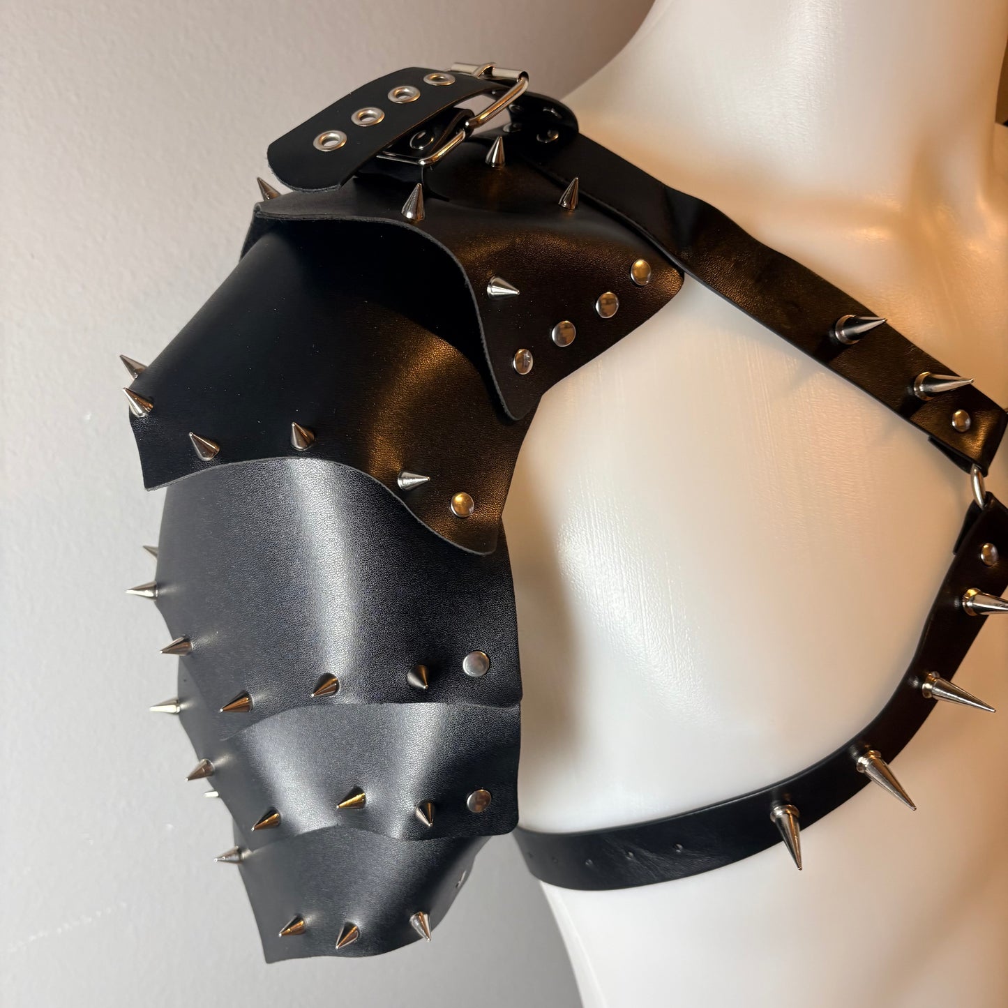 Harness da petto stile Armatura