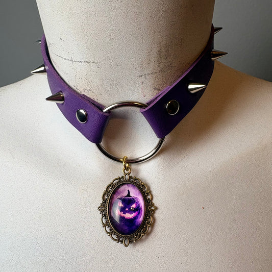 Chocker viola con cerchio e ciondolo