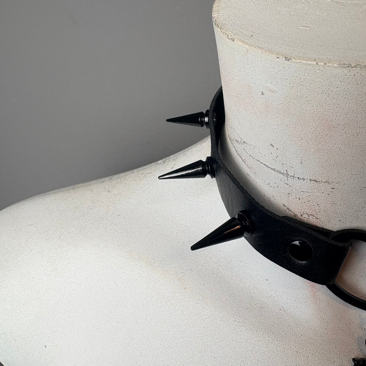 Chocker total black e croce black