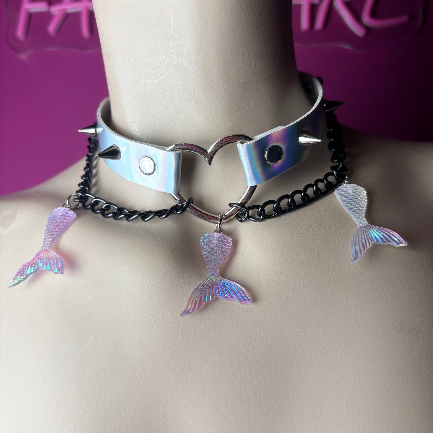 Chocker con code di sirene