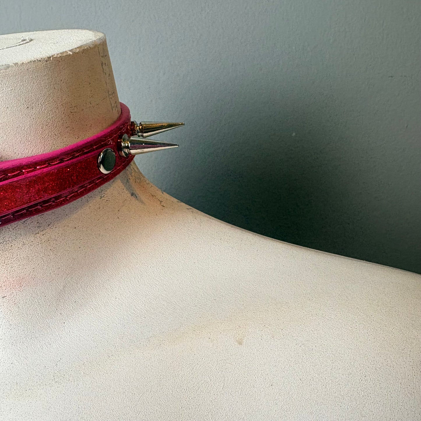 Chocker fuxia “doll”