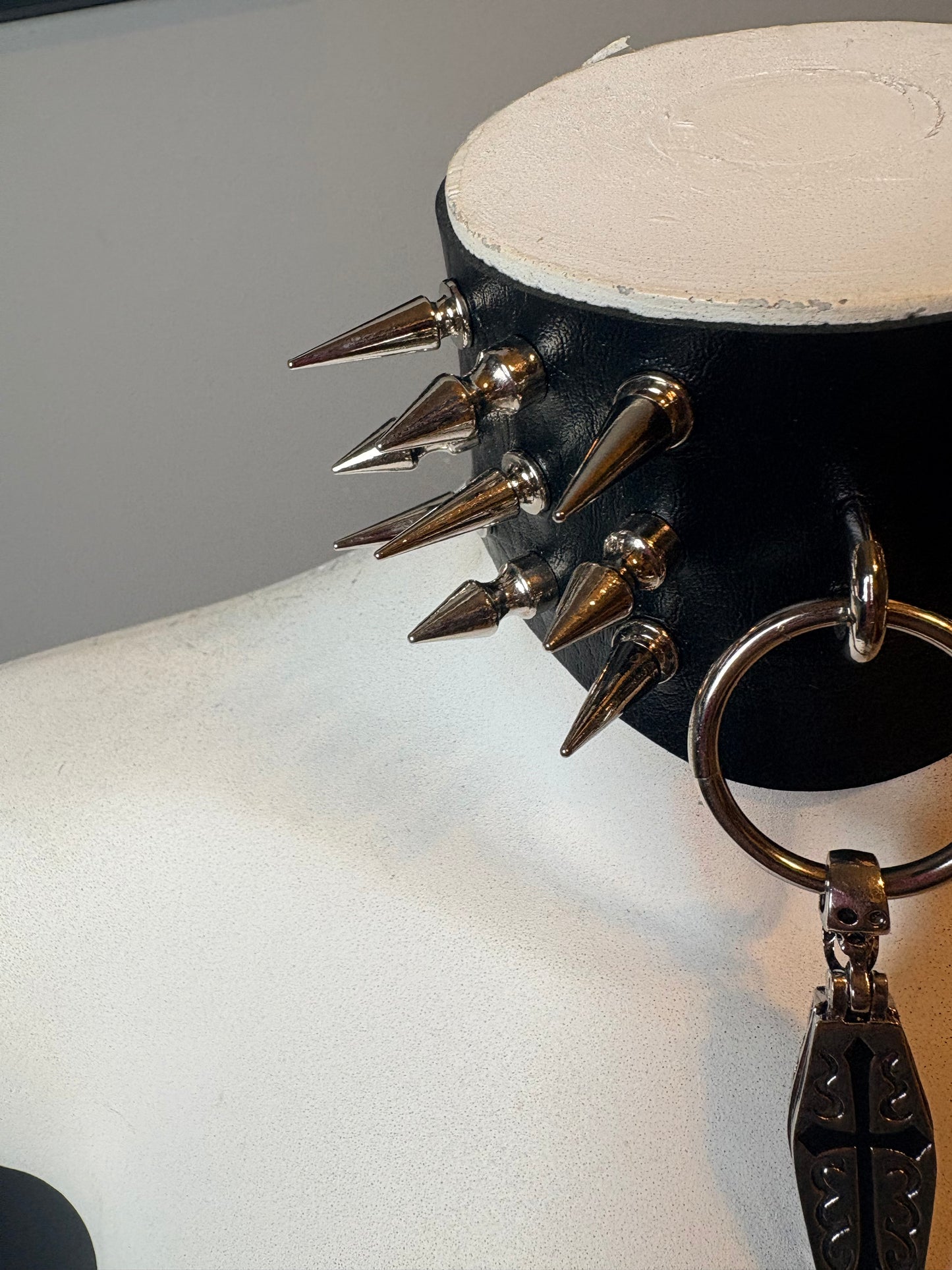 Chocker largo con bara apribile