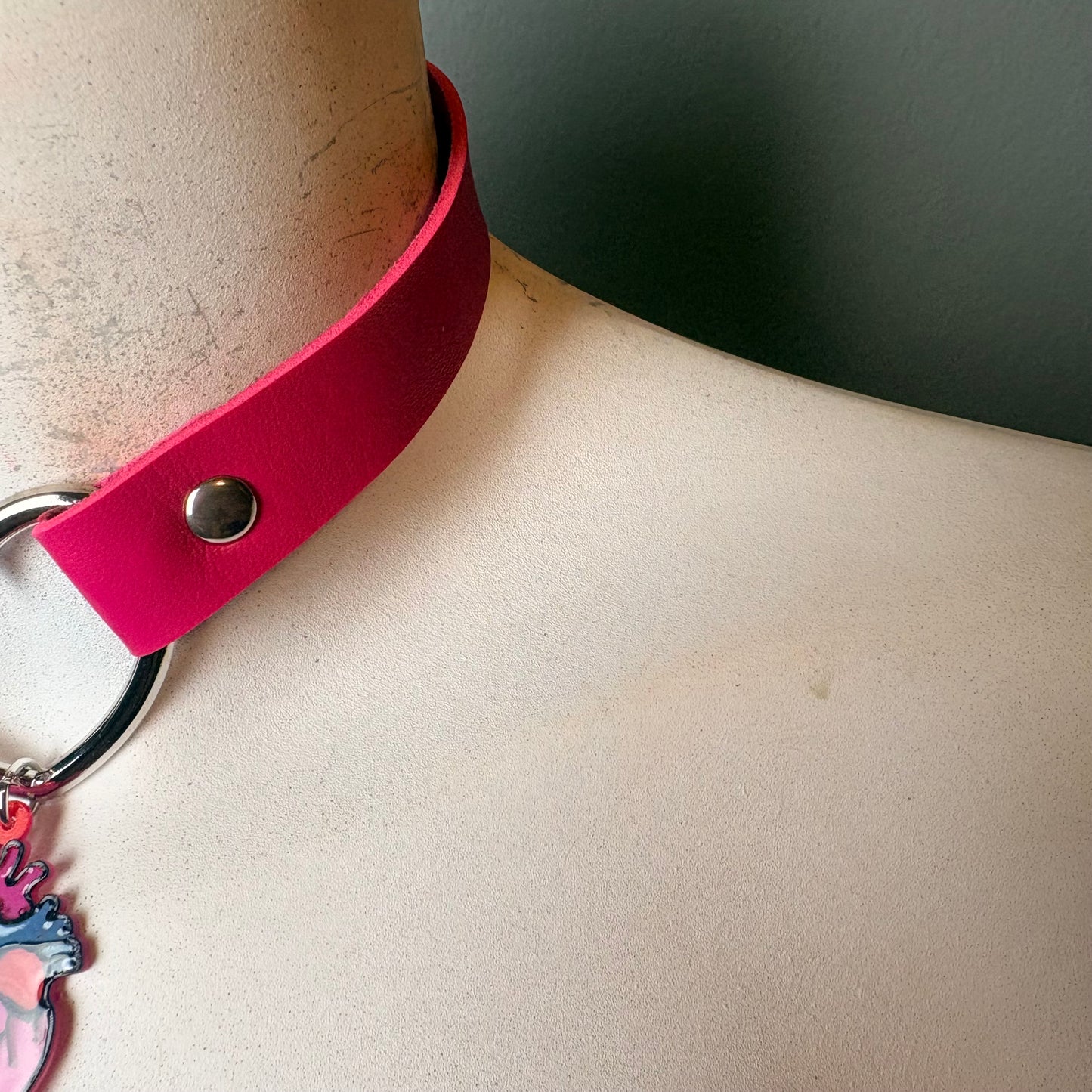 Chocker con cuore anatomico