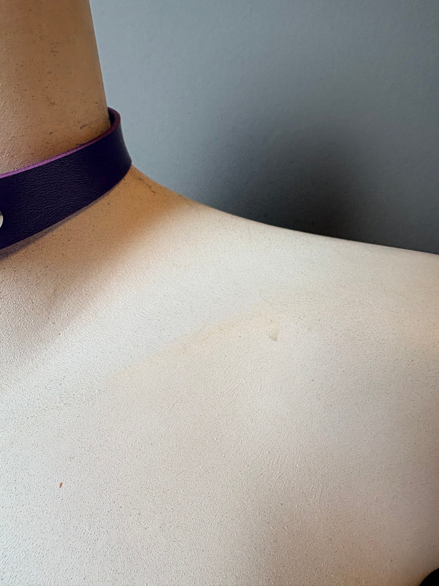 Chocker semplice con hello kitty Halloween viola