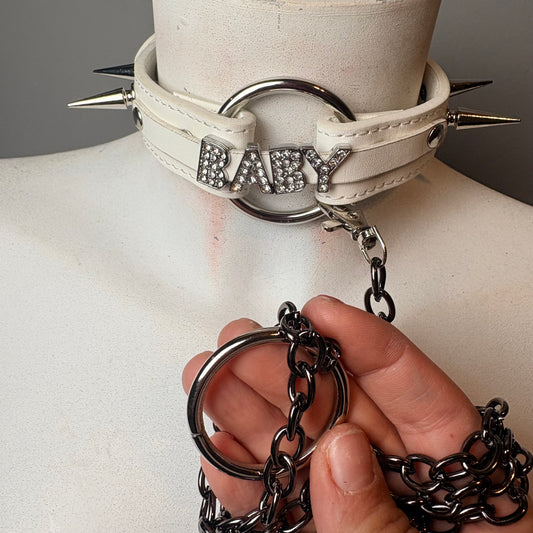 Chocker bianco con scritta “baby” +guinzaglio