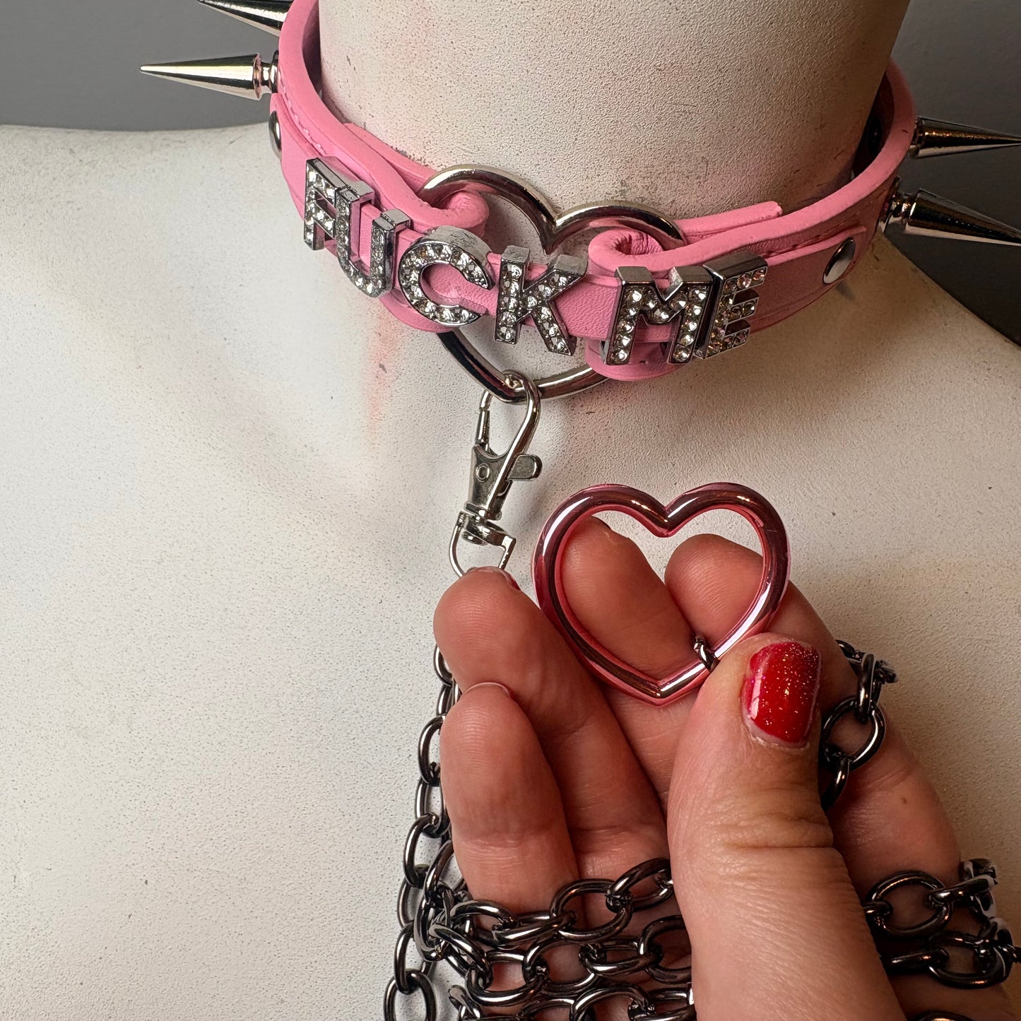 Chocker con scritta +guinzaglio