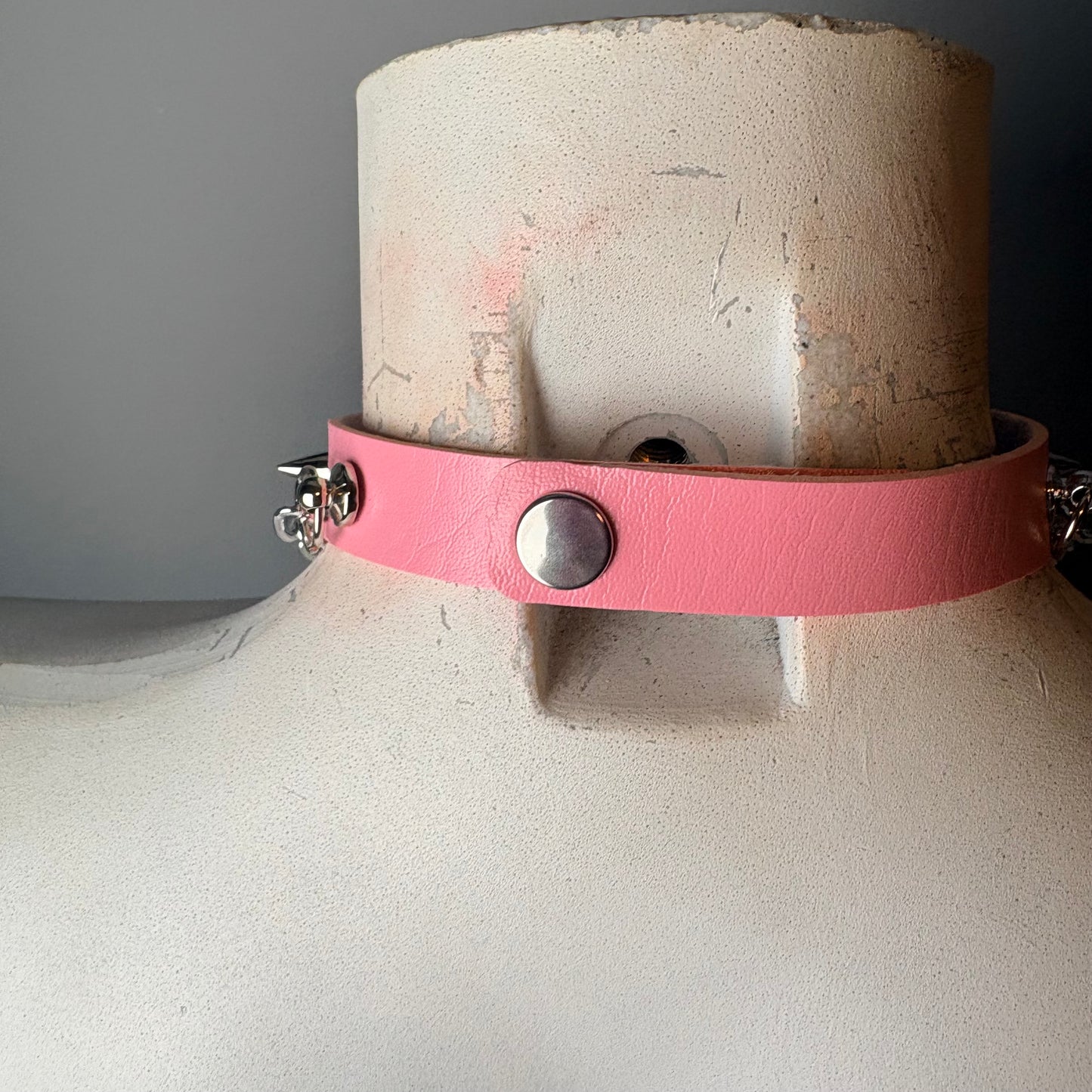 Chocker con croce e cuori