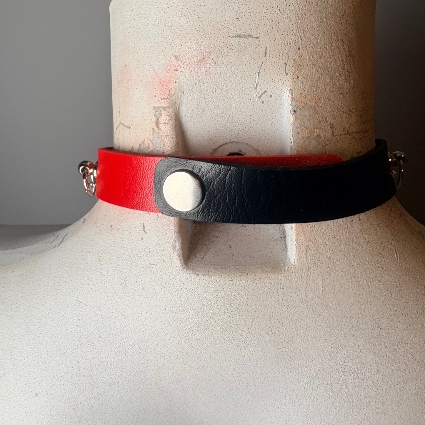 Chocker con hello kitty rosso e nero