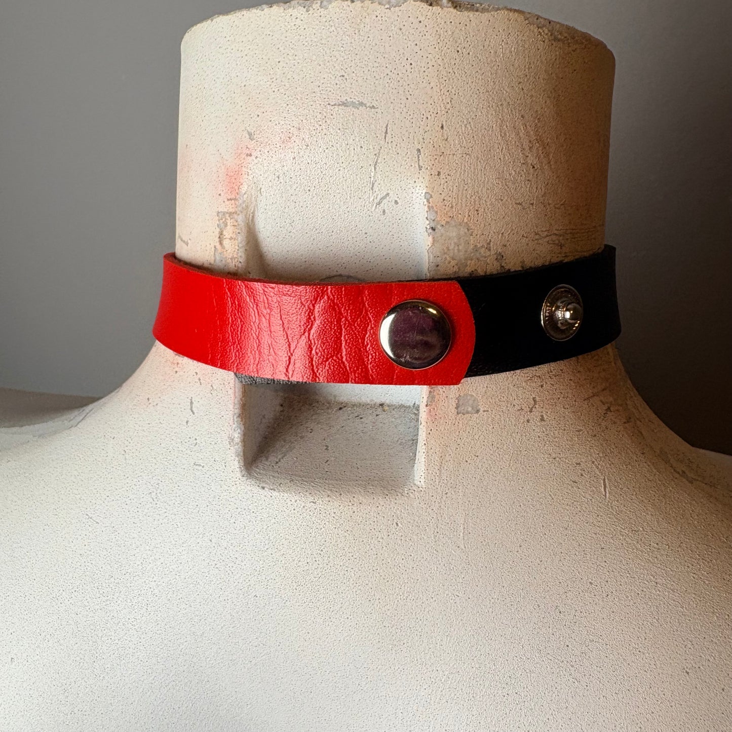 Chocker bicolore rosso e nero