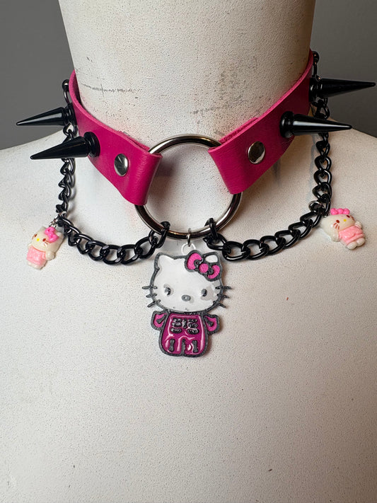 Chocker con hello kitty e catene