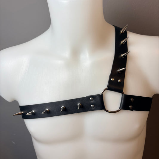 Harness da letto con borchie