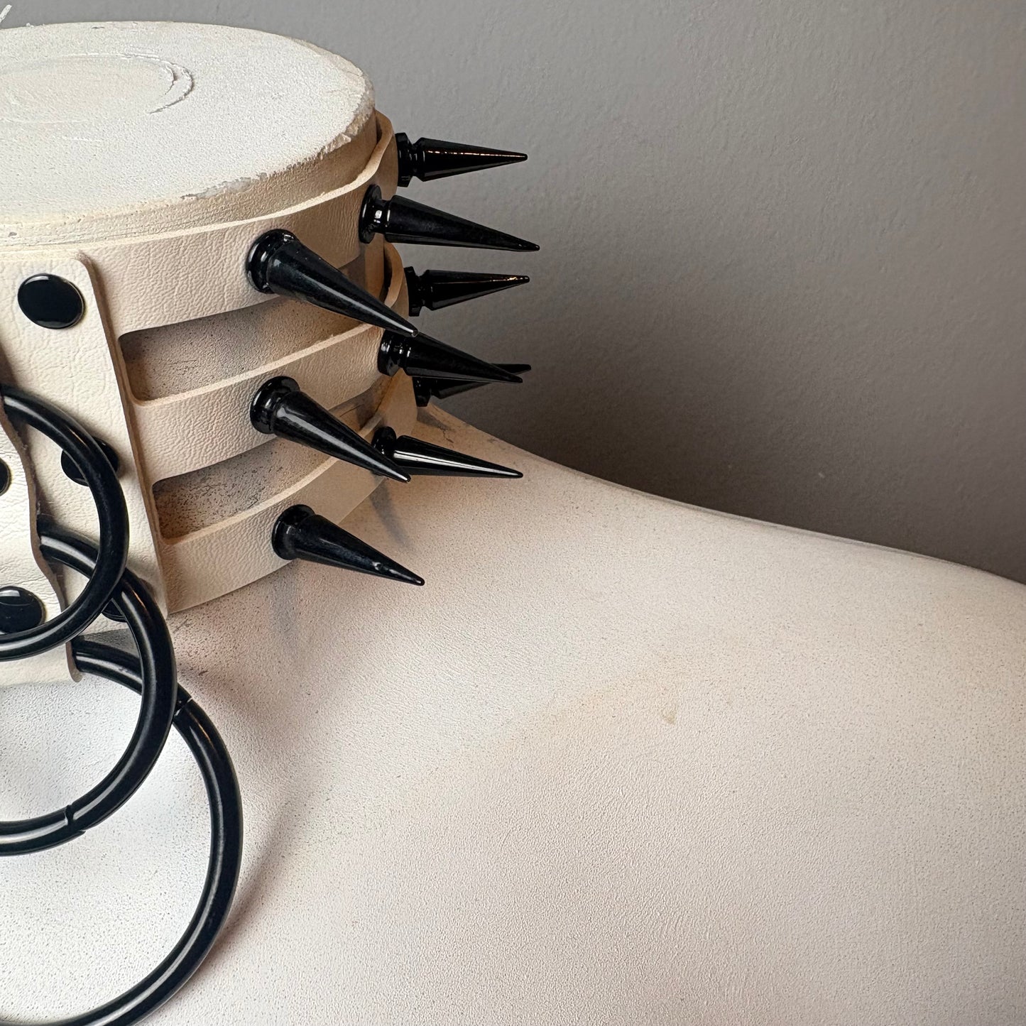 Chocker triplo giro bianco