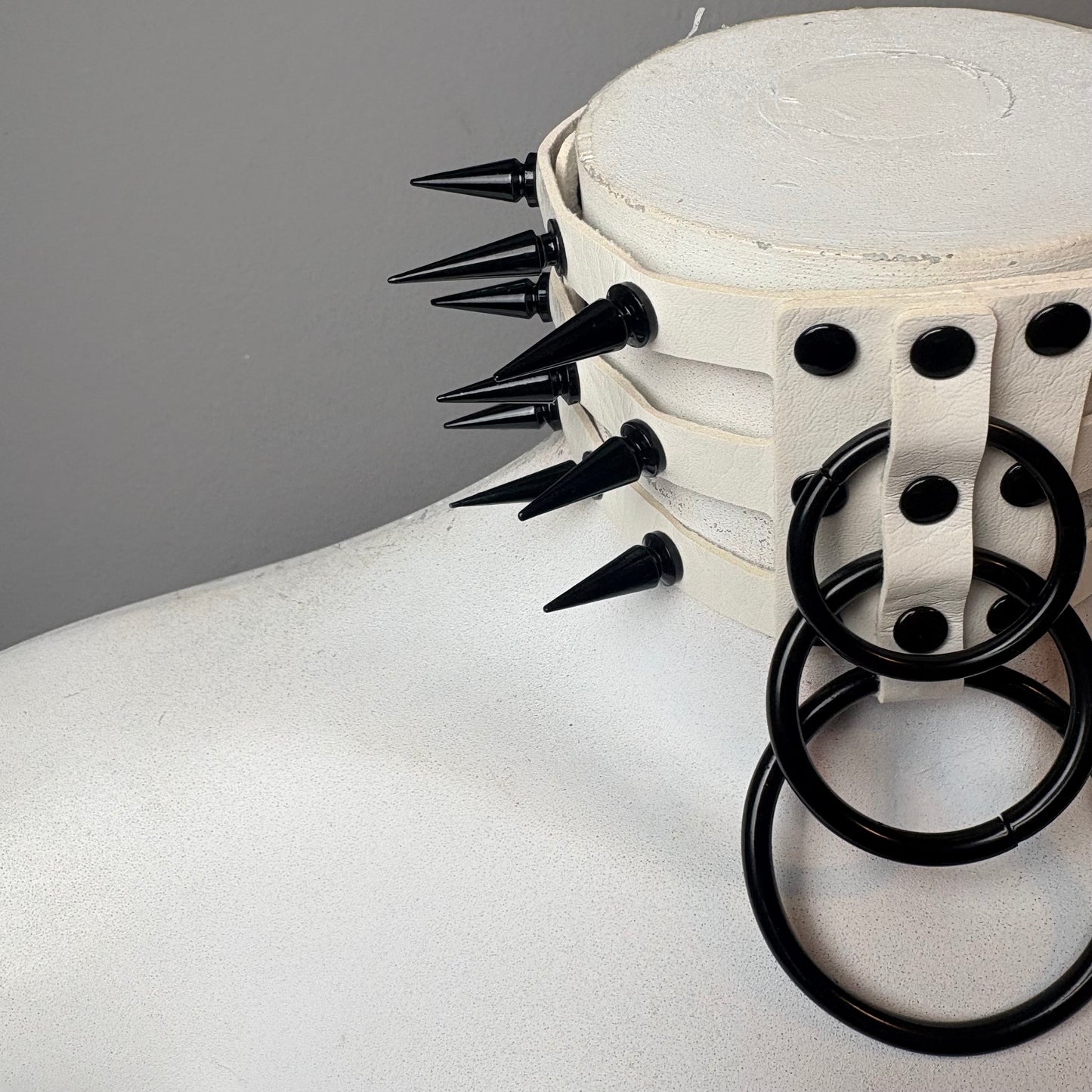 Chocker triplo giro bianco