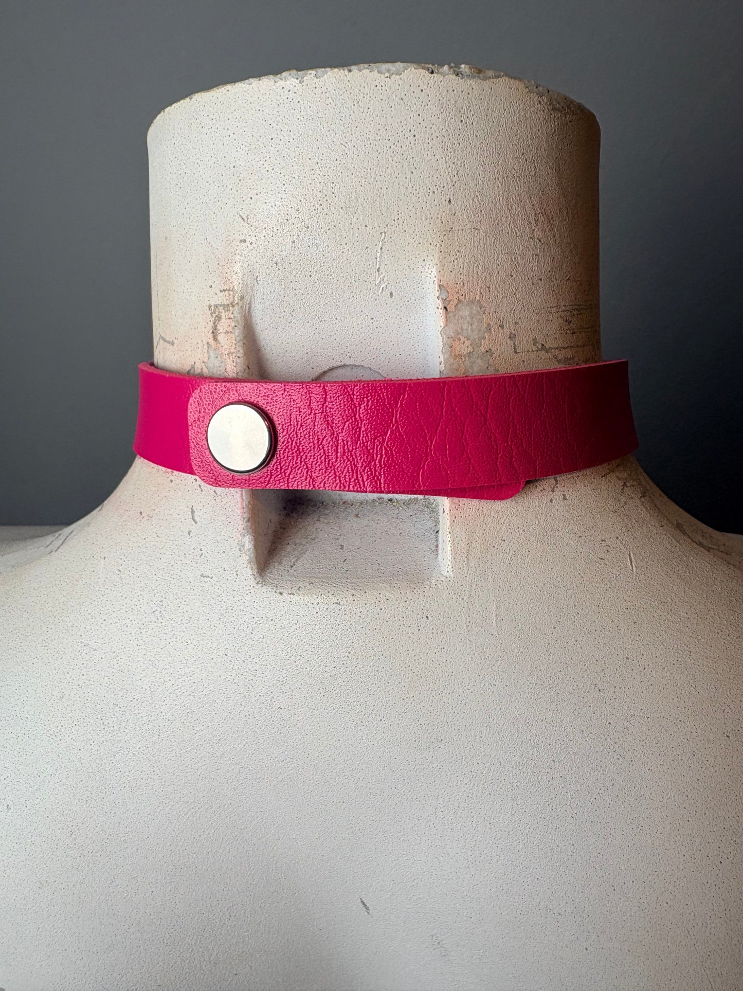 Chocker fuxia con ciondolo di hello kitty