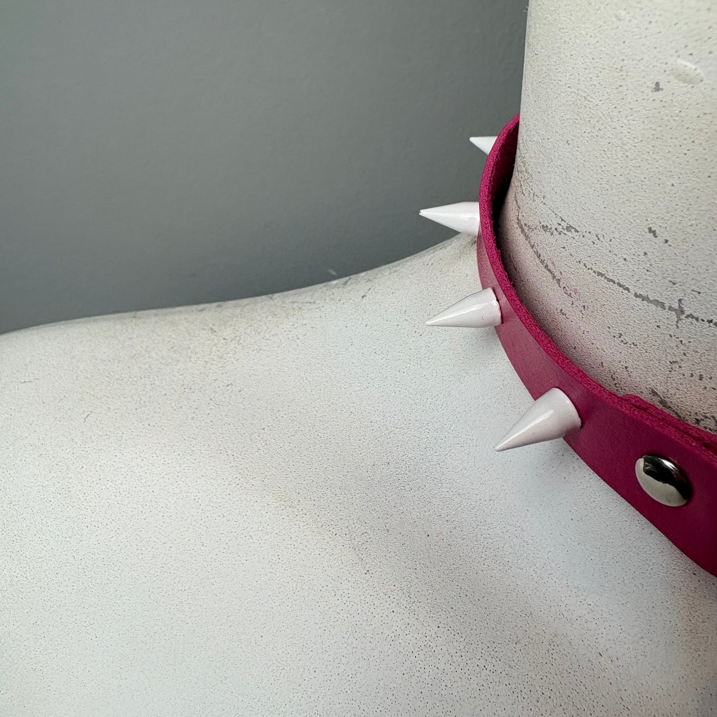 Chocker con Lollypop e borchie bianche