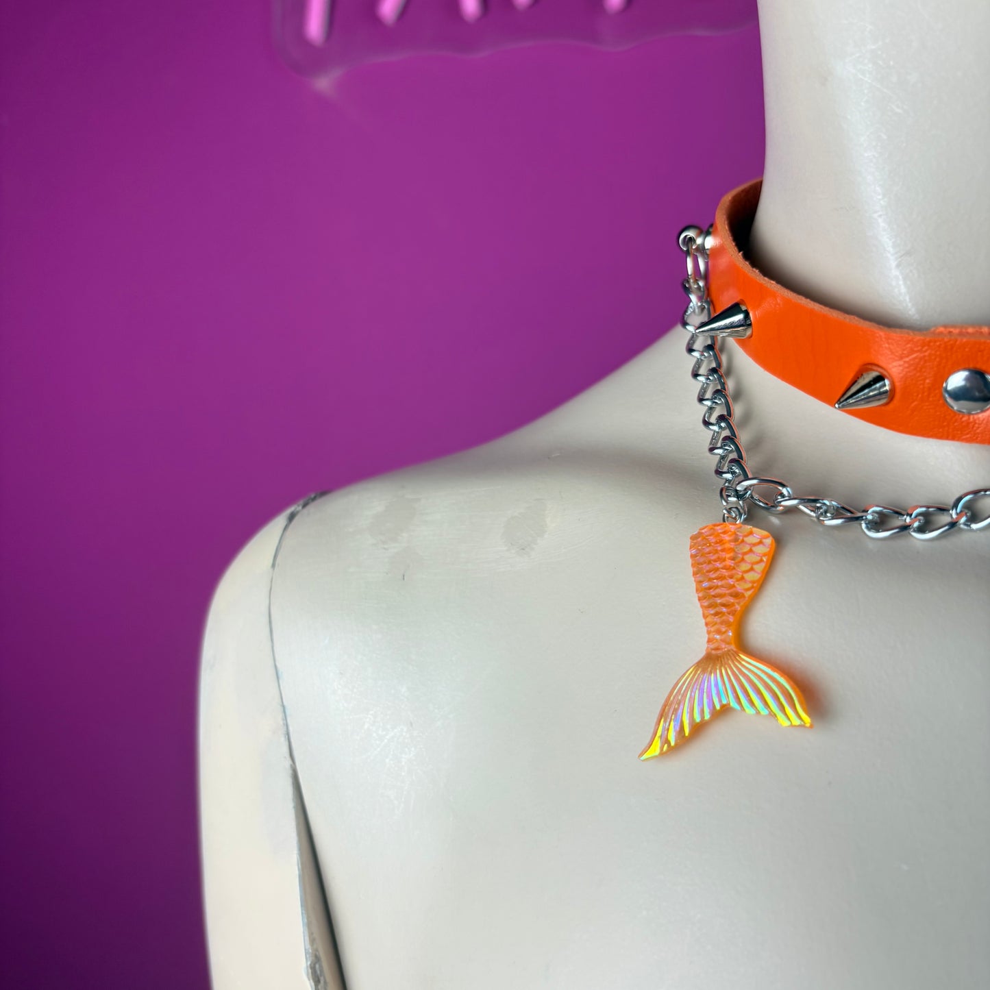 Chocker con code di sirene