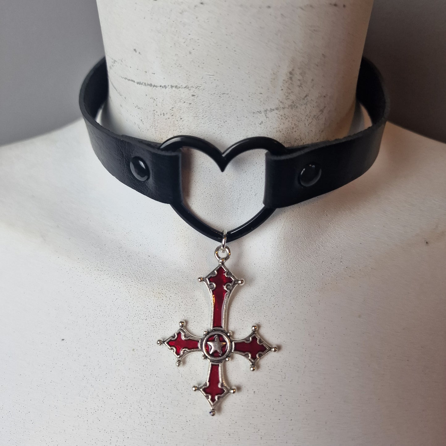 Chocker total black con croci