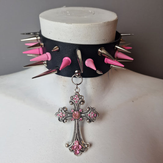 Chocker con croce rosa