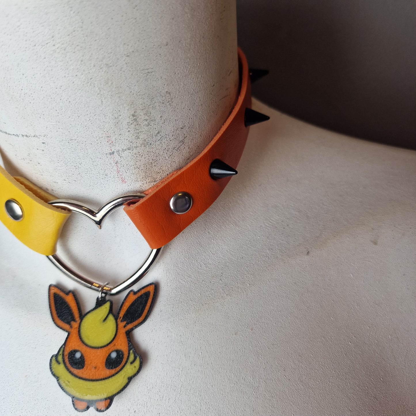 Chocker con Flareon 3D
