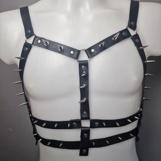 Harness maschile con borchie