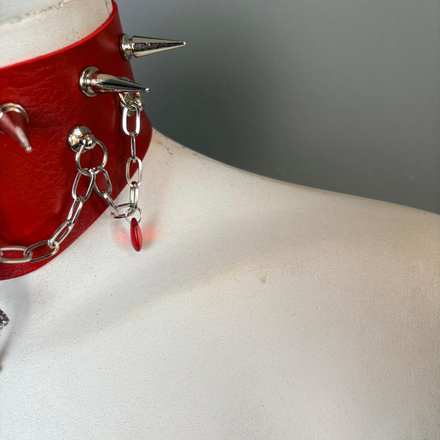 Chocker Rosso croce extreme